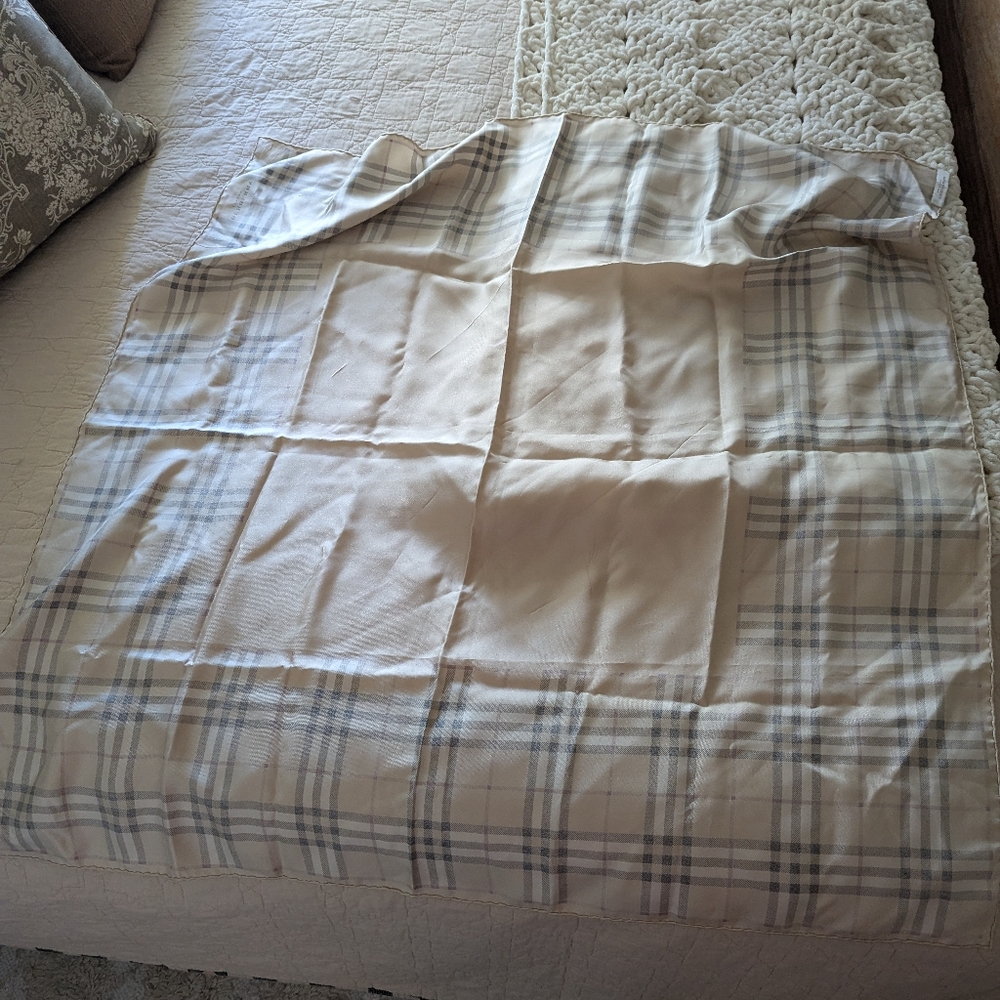 BURBERRY 100% Silk Checkers Scarf Like New! - Picture 9 of 9